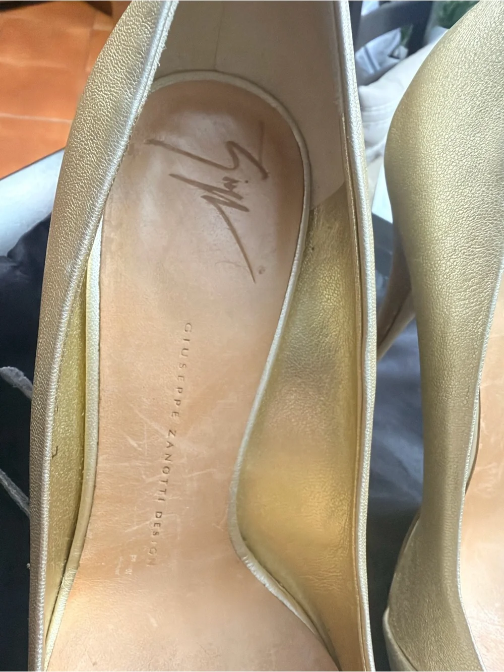 Giuseppe Zanotti Metallic Gold Knotted Peep-Toe Pumps